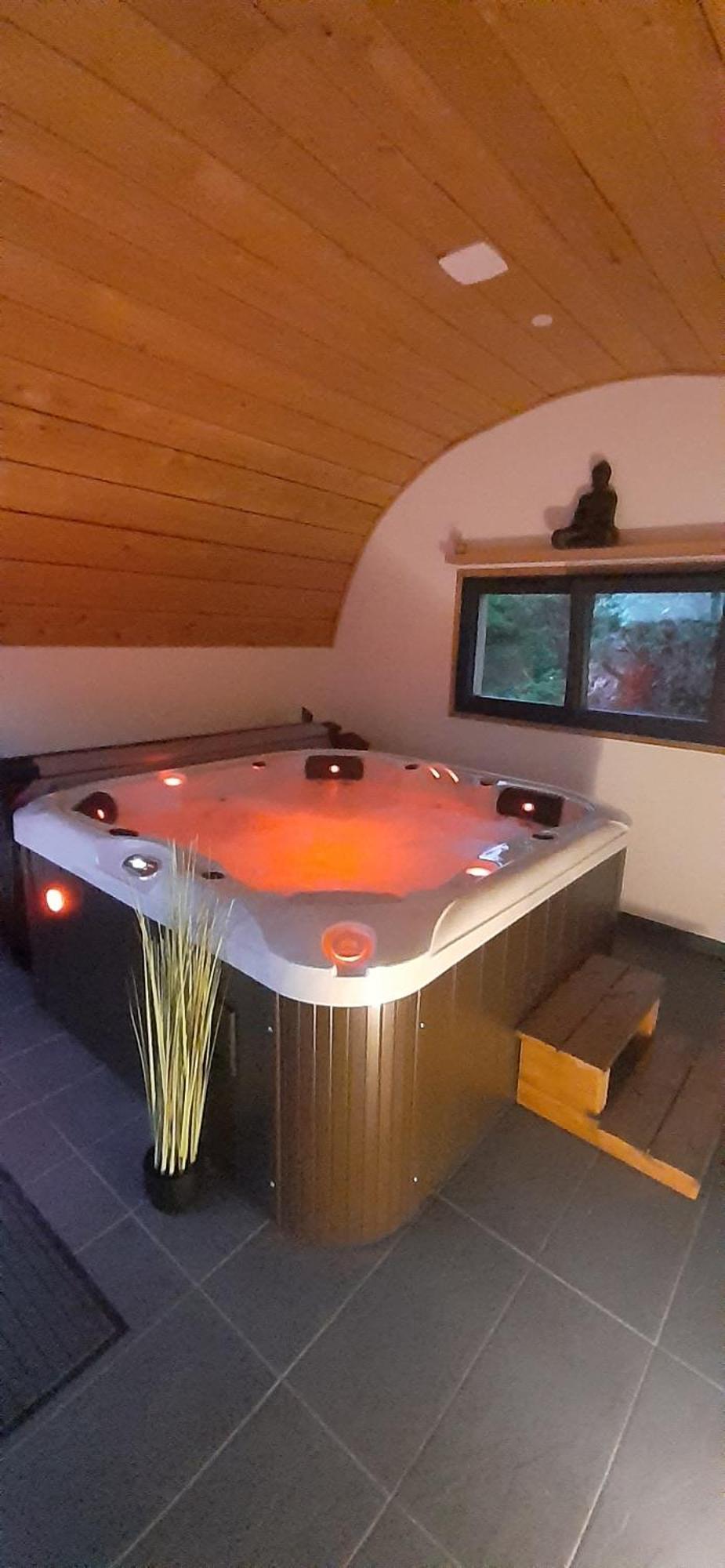 Chalets De Pont Cob Avec Spa Gouézec Esterno foto